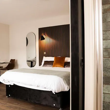 Lovely Flat On Bath Road - Flat 4 *