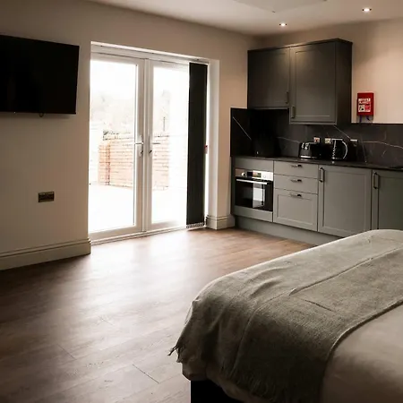 Lovely Flat On Bath Road - Flat 4 דירה